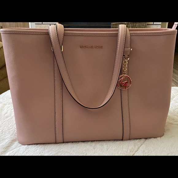 Michael Kors Handbag - Picture 1 of 4